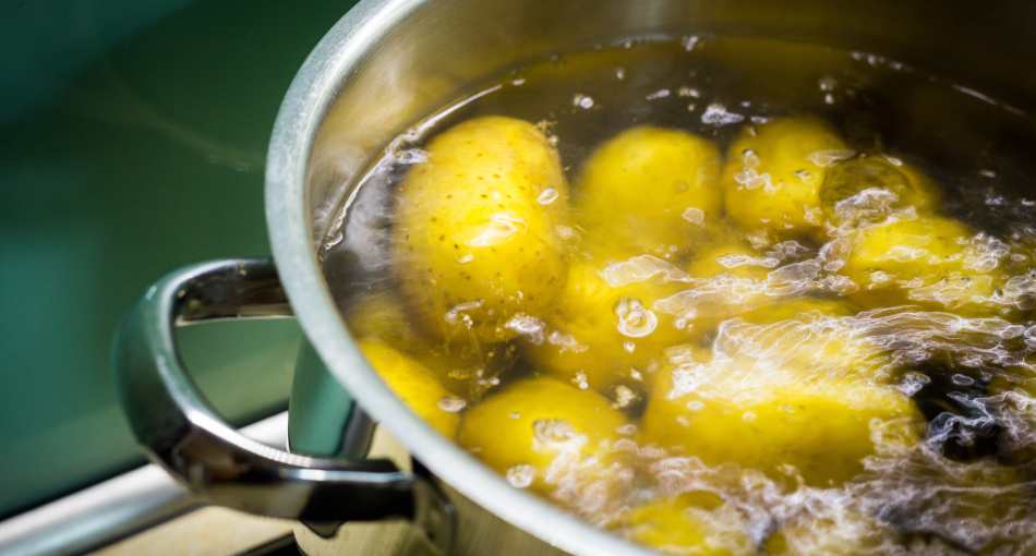L’eau de cuisson des pommes de terre comme nettoyant